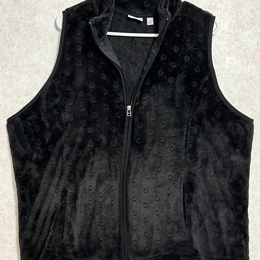 Kim Rogers curvy velour black Vest
